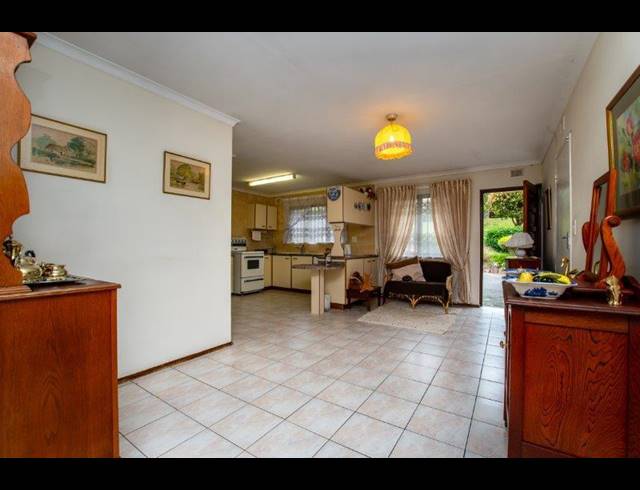 1 BEDROOM SIMPLEX SOLD IN COWIES HILL
